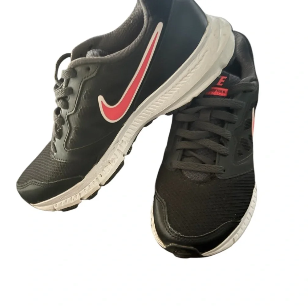 Nike Black and White Sneakers with Red Swoosh - Picture 2 of 4